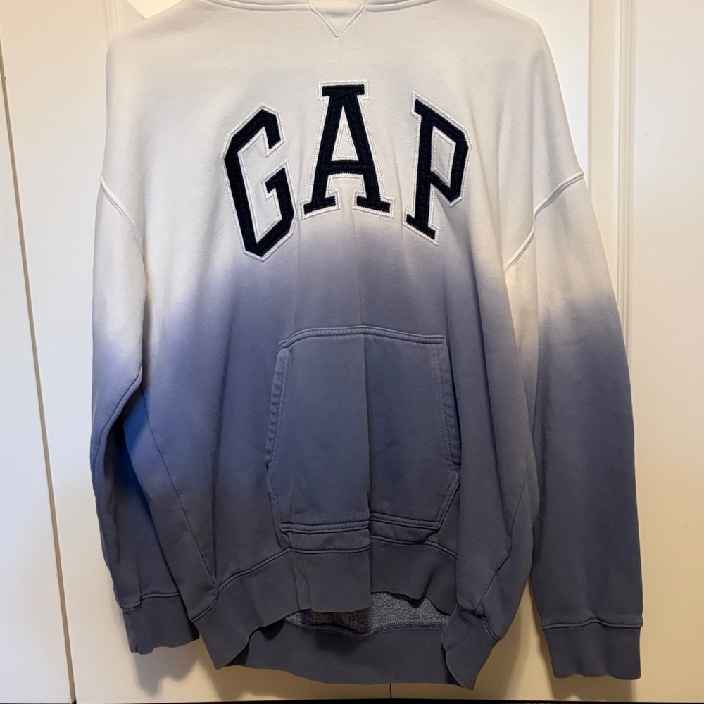 Oversized GAP boys blue and white sweatshirt